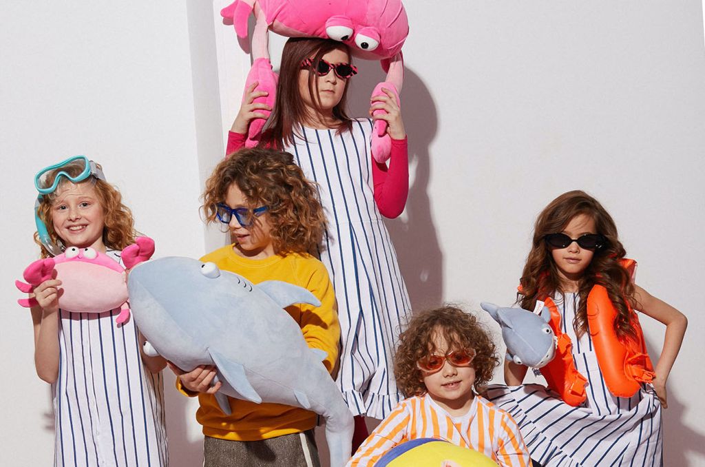 toy-shark-blue-130_6.jpg